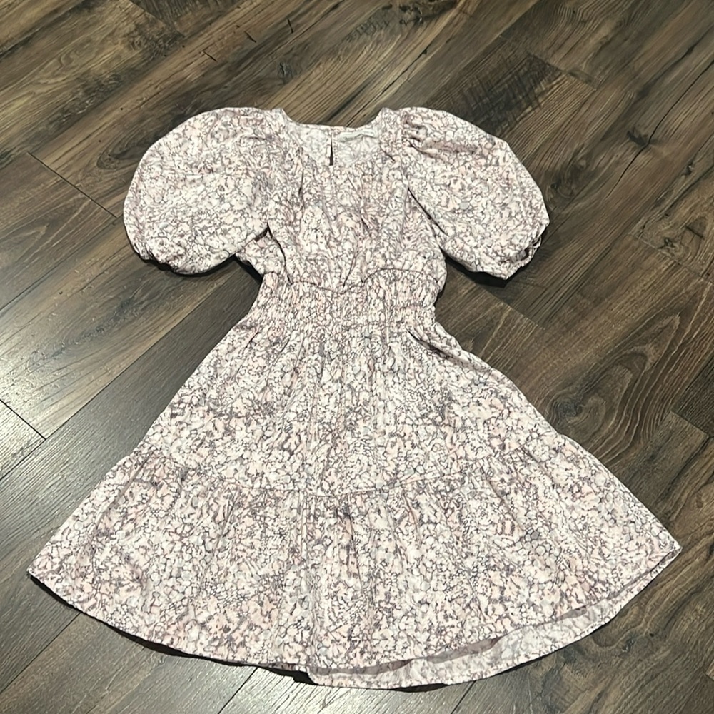 SELF CONTRAST MINI DRESS WITH OPEN BACK AND BUBBLE SLEEVES